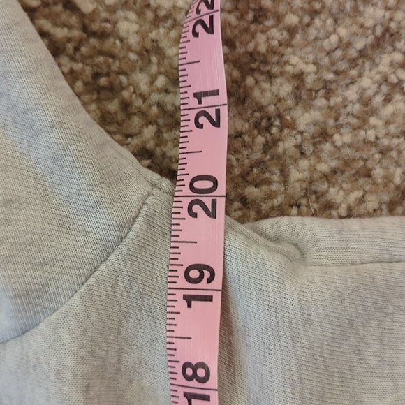 Light Blue Cat Pouch Sweatshirt - Picture 5 of 9